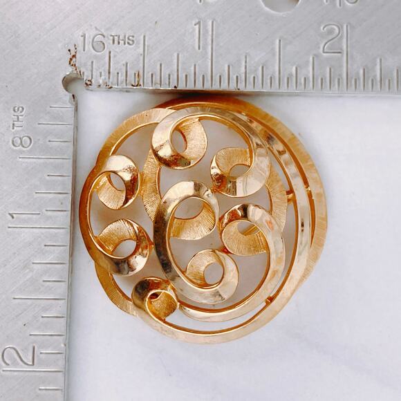 Vintage Signed Crown Trifari Gold Tone Swirl Brooch Mid Century Modern Domed Pin - Picture 7 of 7